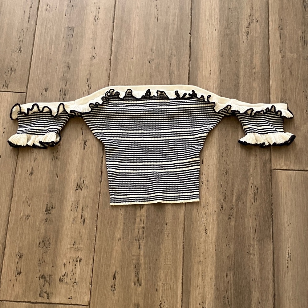 Guess Original Striped Off-Shoulder Soft Ruffle Knit Crop Top S